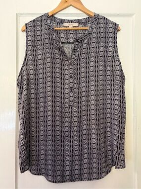 LOFT Black & White Patterned Sleeveless V-Neck Camisole